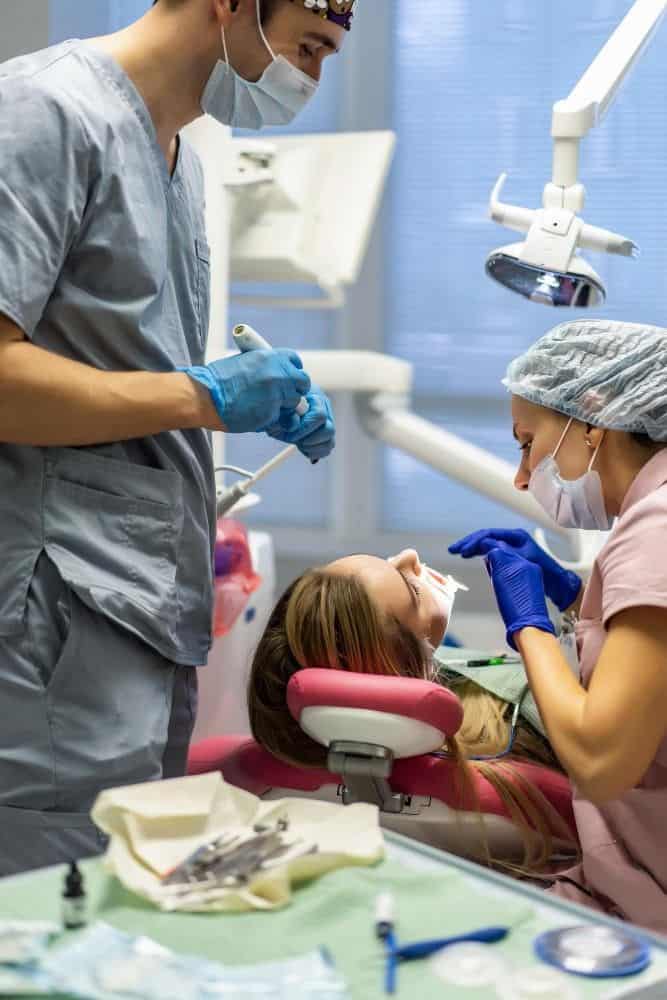 costes del turismo dental Albania