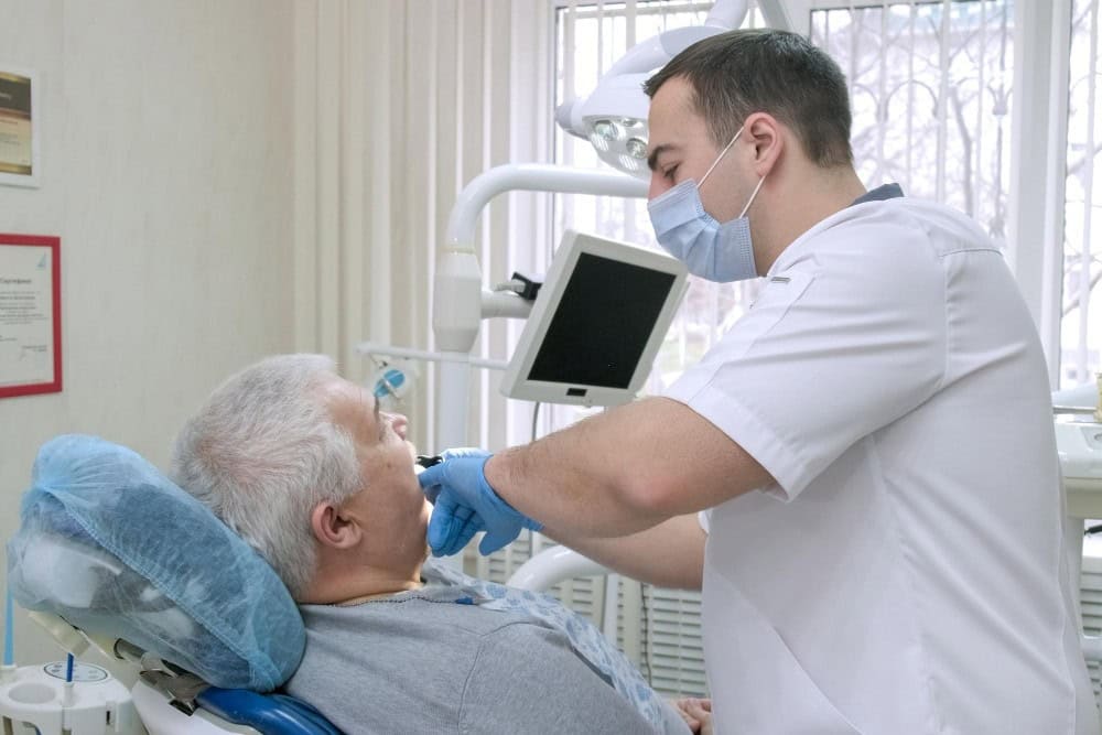 Implante dentare me çmime konkurruese dhe standarde të larta klinike.