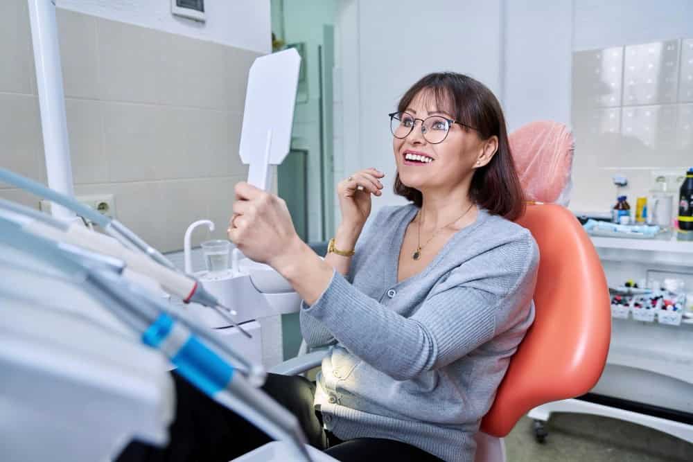 Schema di impianti dentali completi per arcata inferiore con protesi fissa in Albania