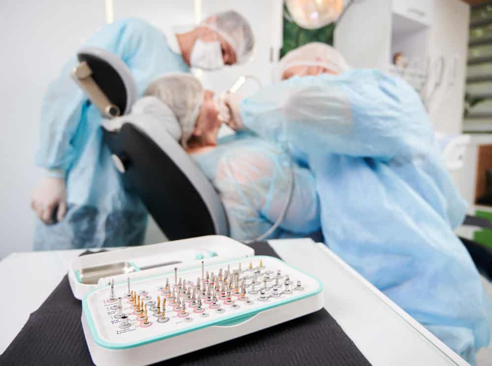 Rifarsi i denti in Albania: soluzioni e durata del trattamento